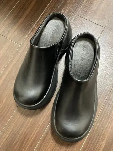 볼륨 밑창 사보 샌들 블랙 M(23.5cm)