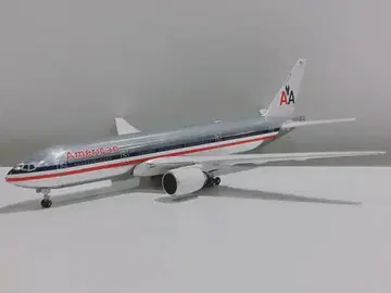 American Airlines Boeing 777-200 1/400