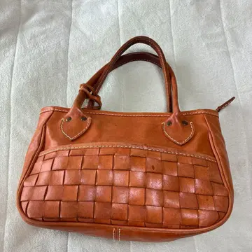 브라운 가죽 뜨개질 토트백