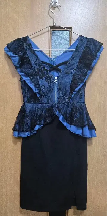 dazzy 레이스 페플럼 미니 타이트 드레스