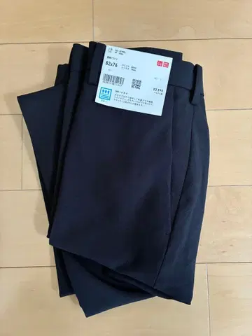 유니클로 감동 팬츠 울 라이크 (네이비/82 x 76)