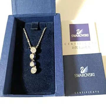 새상품급 스와로브스키 목걸이 실버 박스 포함 심플
