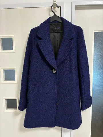 Discoat 네이비 체스터 코트 M 사이즈