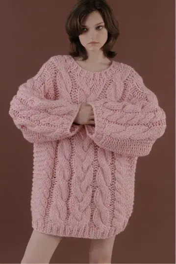 the toe Marais Handmade Knit pink