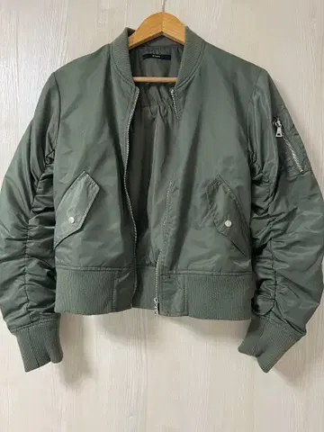 EMODA 올리브 그린 MA-1 자켓