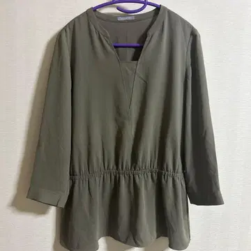 theory luxe 올리브 V넥 블라우스 038