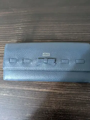 NINARICCI 다크 블루 가죽 장지갑