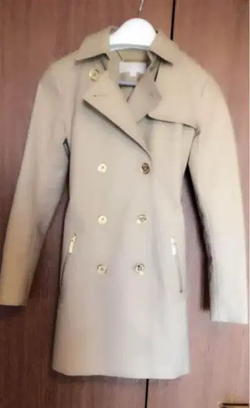 새상품급 마이클코어스 트렌치코트