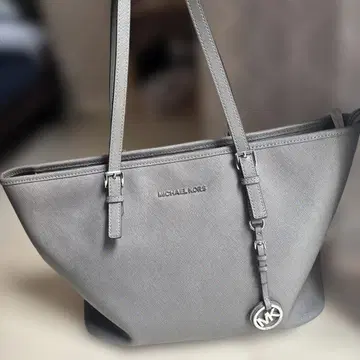 MICHAEL KORS 그레이 숄더백