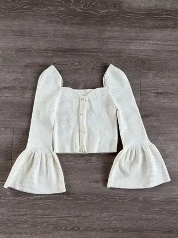 BIRTHDAYBASH 크롭 니트