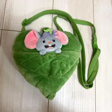 판타지 스프링스 치즈 숄더백