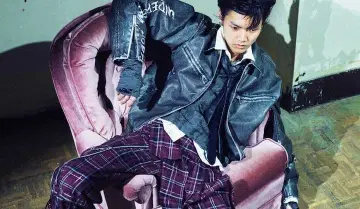 그래피티 프린트 가죽 자켓