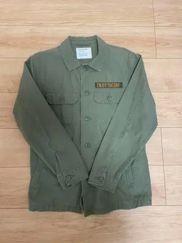 베이플로우 카키 밀리터리 자켓