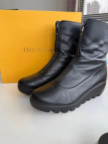 HILLS AVENUE 블랙 가죽 웨지 부츠