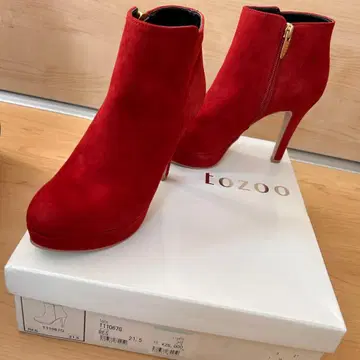 [ 새상품 미사용 ] tozoo 빨간색 스웨이드 부츠