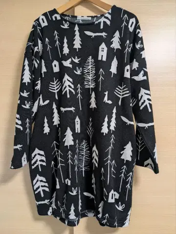 긴팔 원피스 나무와 동물 프린트 북유럽 무늬