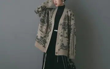 새상품 andrea&co 베이지 패턴 긴팔 가디건