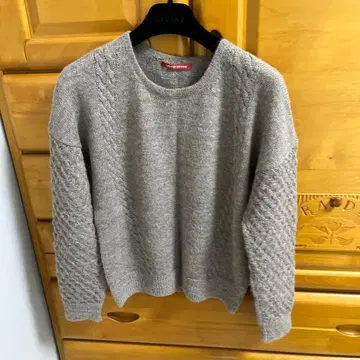 Limited Edition 니트 스웨터