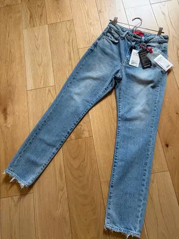 [미사용 새상품 한정판] RED CARD 하이웨스트 데님 24