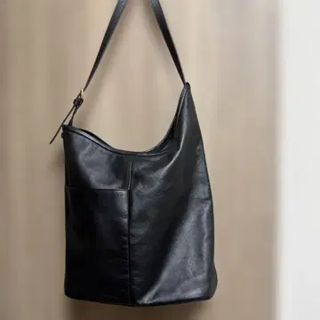 SHENERY 블랙 레더 숄더백