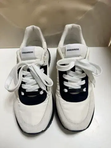 선착순 DSQUARED2 DS02 스니커즈 화이트/블랙
