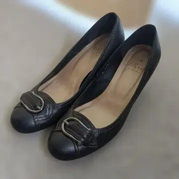 리즈 펌프스 23.5