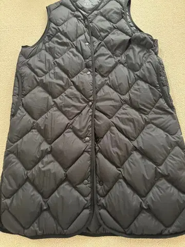 유니클로 울트라 라이트 다운 롱 다운 베스트 S