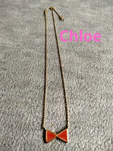 끌로에 리본형 목걸이 골드