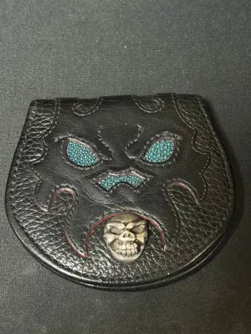 트래비스 워커 코인 케이스