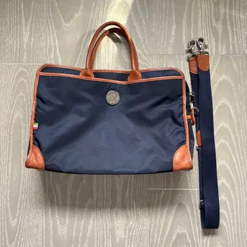 오로비안코 숄더백