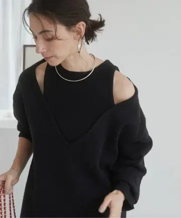 ANGIE 페이크 레이어드 V넥 니트 미사용 새상품/택 포함