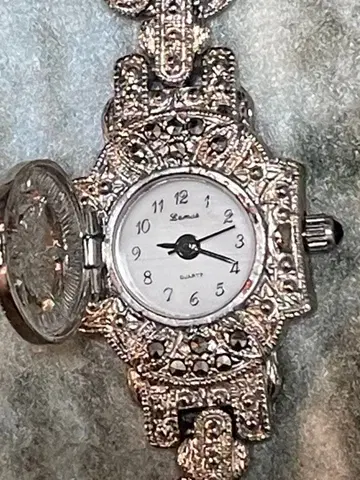 [작동 확인] J-AXIS 개폐식 커버 포함 빈티지 디자인 보석풍 크라운