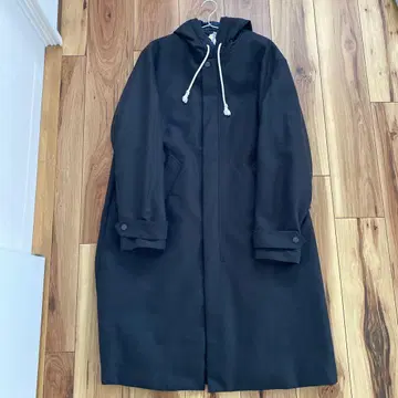 ESSAY 벤치 코트 블랙 M 클리닝 완료