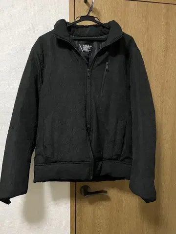 AZUL BY MOUSSY 엠보싱 가공 하이넥 자켓