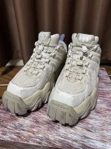 공식 매장 구매 eytys 화이트 스니커즈 41