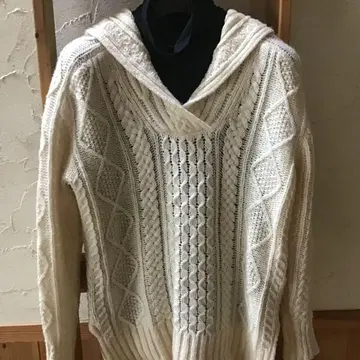 랄프 로렌 알파카 혼방 (아이보리 후드 부착 니트 스웨터)