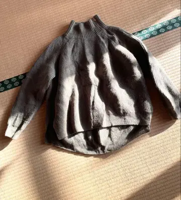 맥피 투모로우랜드 스모크 올리브 스웨터