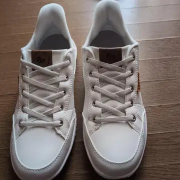 RAKUNA 화이트 스니커즈