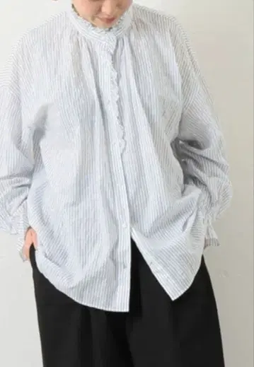 저널 스탠다드 랙스 셔링 스트라이프 프릴 퍼프 블라우스