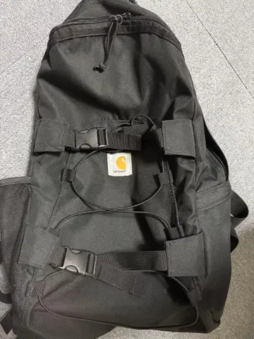 Carhartt 블랙 백팩