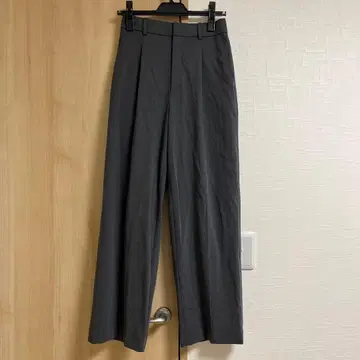 새상품 미사용 여성용 유니클로 팬츠 S S사이즈