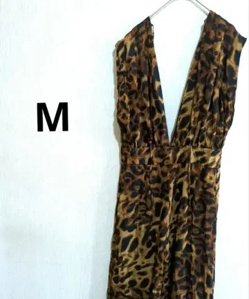 레오파드 무늬 V넥 올인원 [ M ]