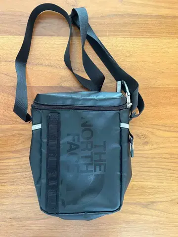 THE NORTH FACE 블랙 숄더백