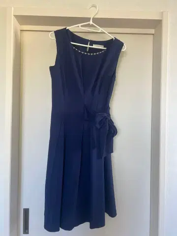 anysis 네이비 리본 포함 드레스