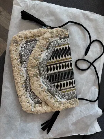 비즈 장식 숄더백