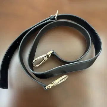 폴스미스 블랙 백 스트랩 골드 금장 장식