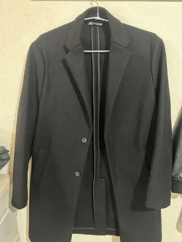 ZARA 블랙 체스터 코트 L 사이즈