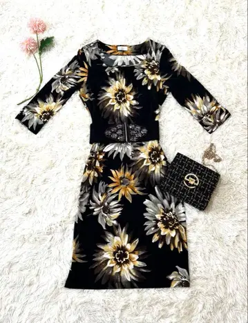 29. Otto 꽃무늬 타이트핏 긴팔 블랙 원피스 M