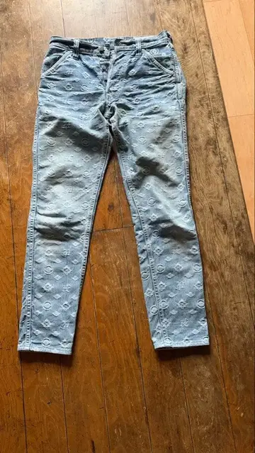 에비수 모노그램 패턴 청바지