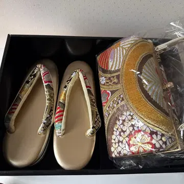 일본 의류용 샌들과 백 세트